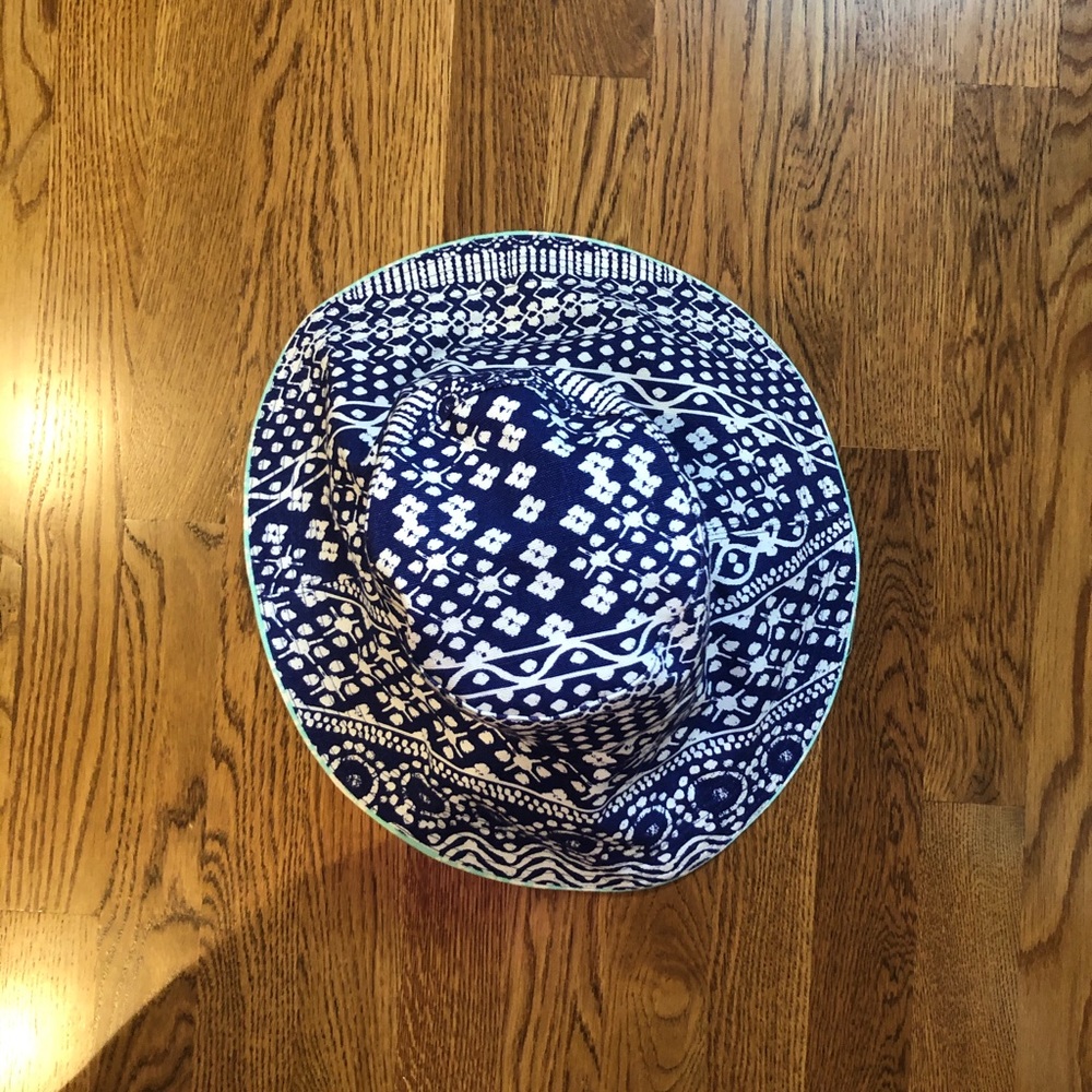 NEVER WORN Vineyard Vines Beach Hat